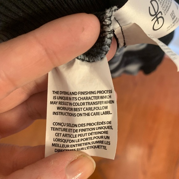 William Rast, Women’s Black & White Tie-Dye Sweatshirt, size XXL - Picture 9 of 15